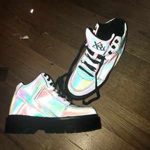 YRU QOZMO SLAYR : Size 8 : Worn Once